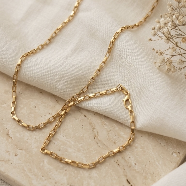 Conjunto dourado de correntaria com colar e pulseira